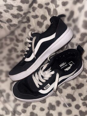 Vans Black and White Low-Top Kids Sneakers